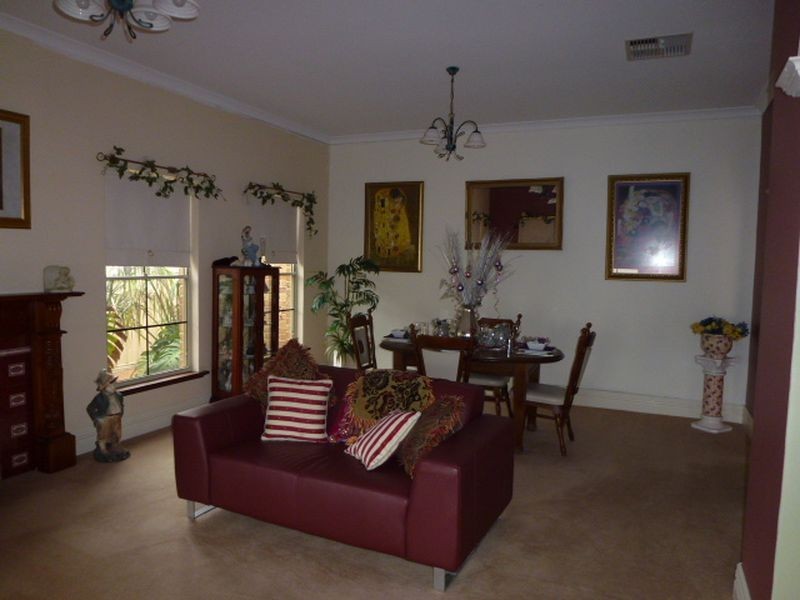 17 Repton Loop, Canning Vale WA 6155