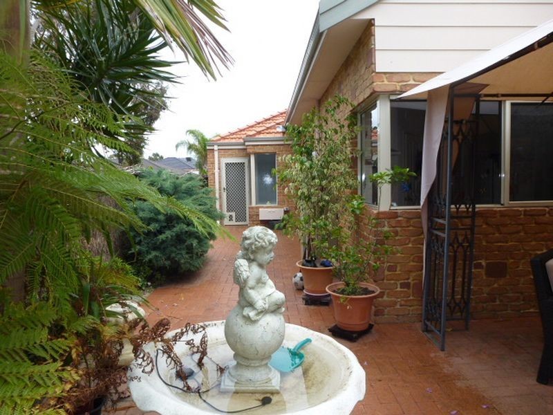 17 Repton Loop, Canning Vale WA 6155