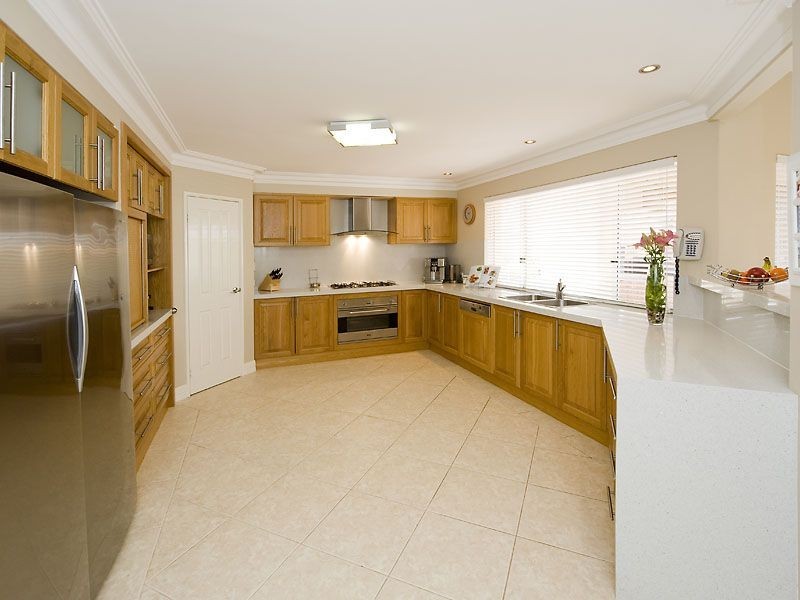14 Repton Loop, Canning Vale WA 6155
