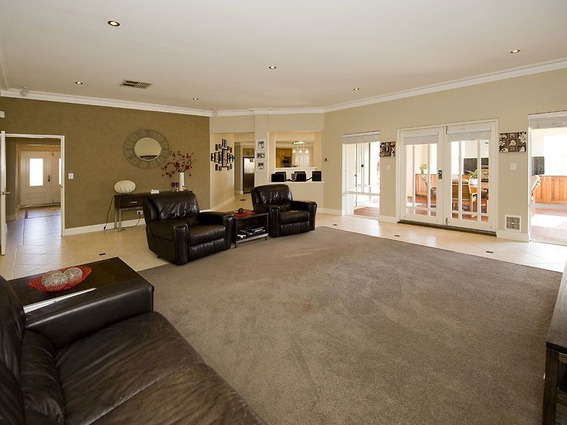 14 Repton Loop, Canning Vale WA 6155
