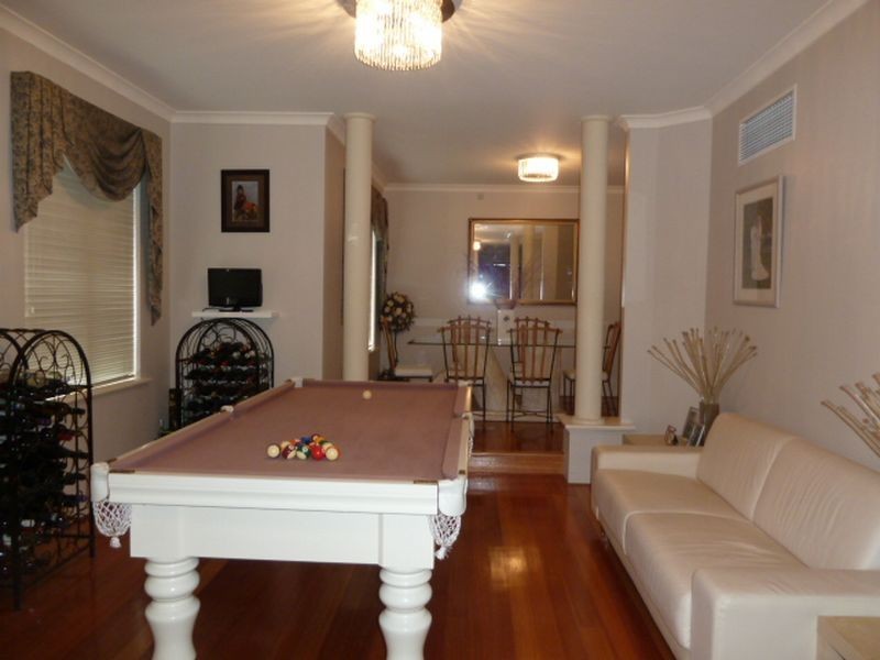 30 Welbeck Road, Canning Vale WA 6155