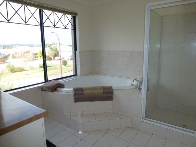 30 Welbeck Road, Canning Vale WA 6155