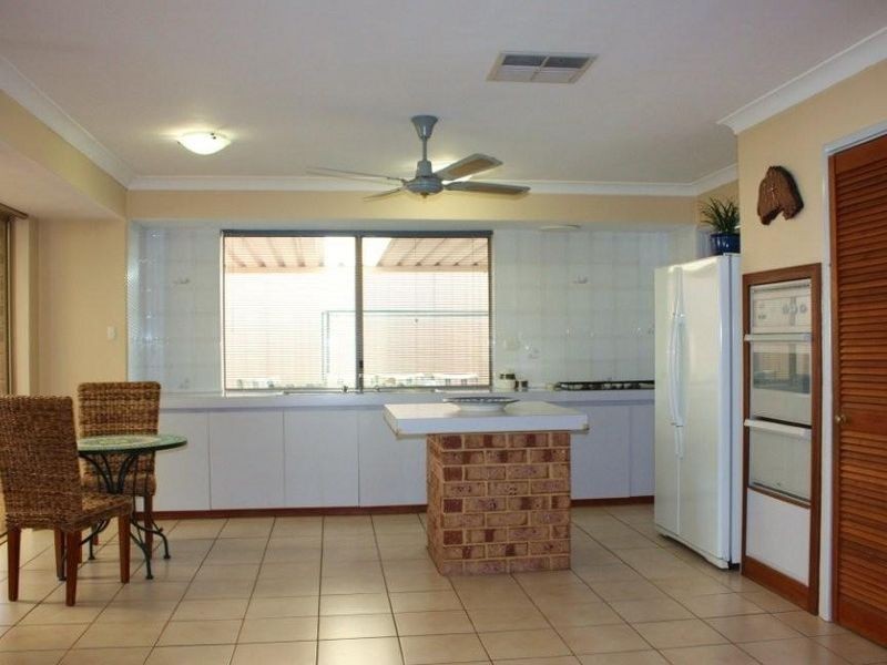 19 Bottlebrush Drive, Thornlie WA 6108