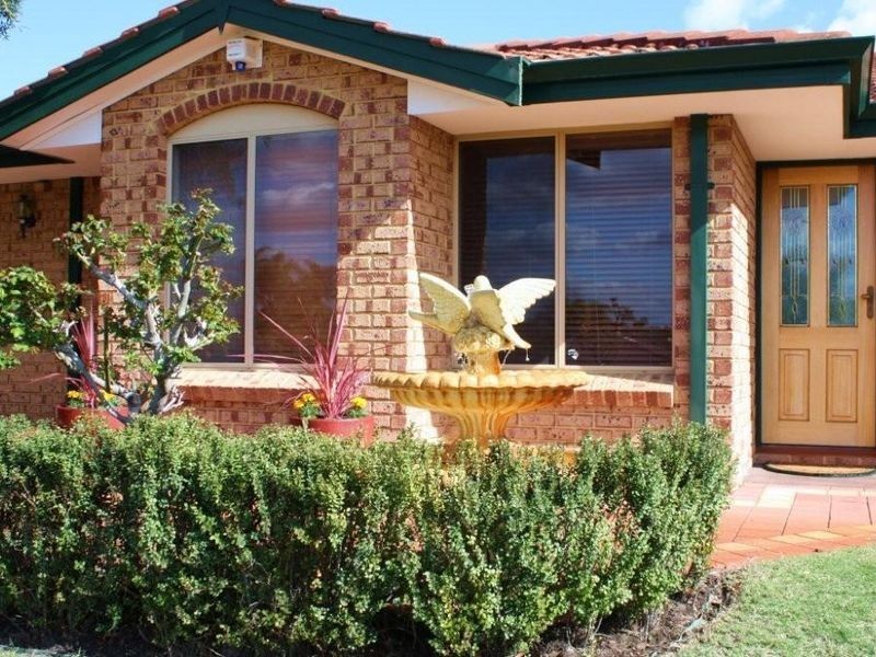 19 Bottlebrush Drive, Thornlie WA 6108