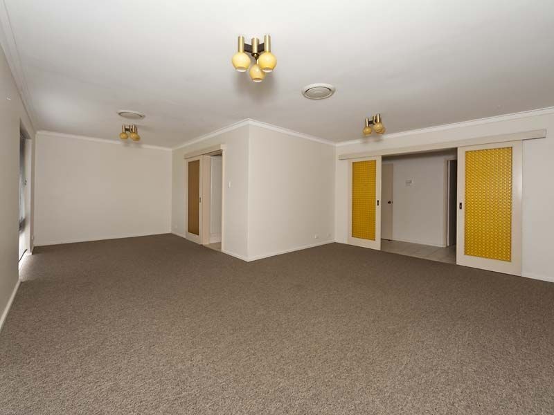 24 Griffith Way, Thornlie WA 6108