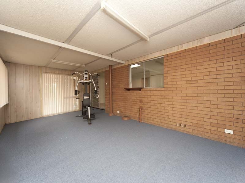 24 Griffith Way, Thornlie WA 6108