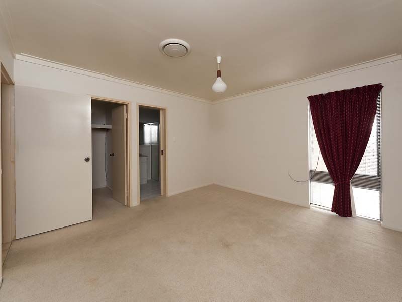 24 Griffith Way, Thornlie WA 6108