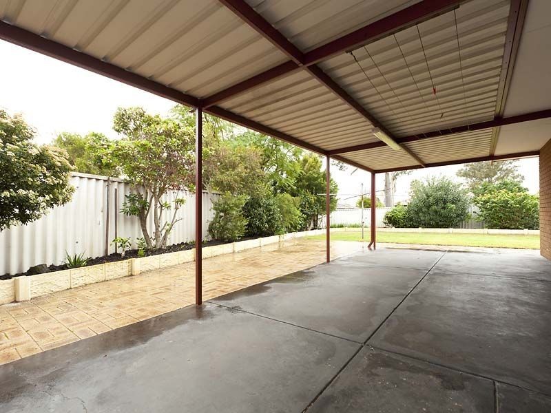 24 Griffith Way, Thornlie WA 6108