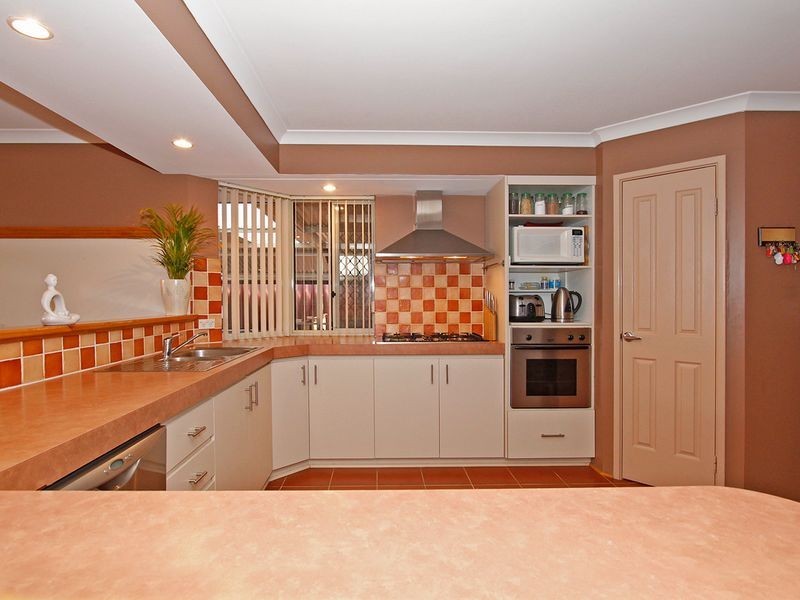 16 Songlark Place, Huntingdale WA 6110