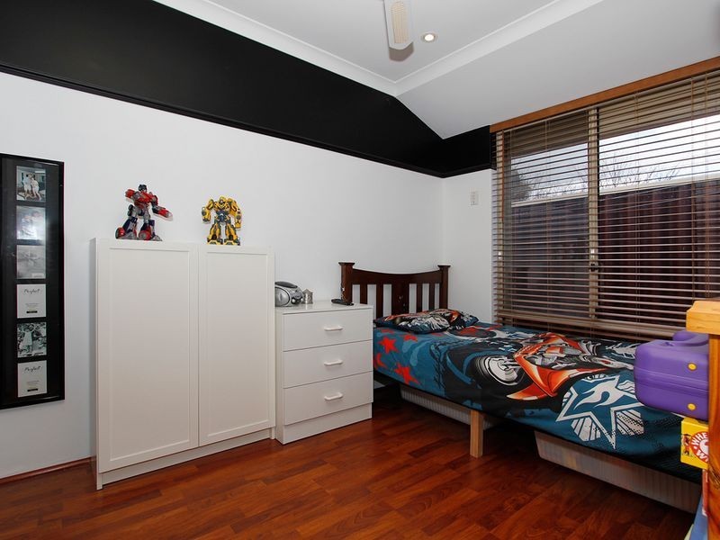 16 Songlark Place, Huntingdale WA 6110