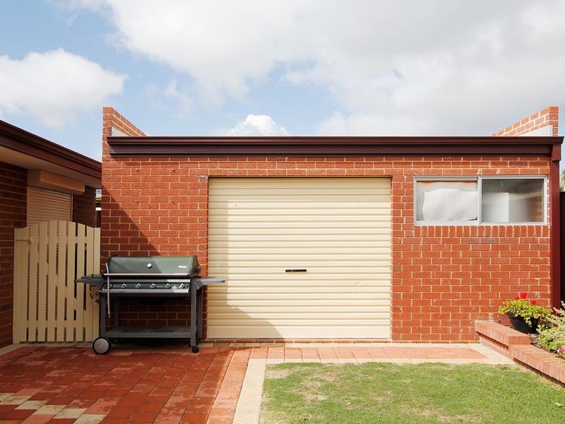 16 Songlark Place, Huntingdale WA 6110