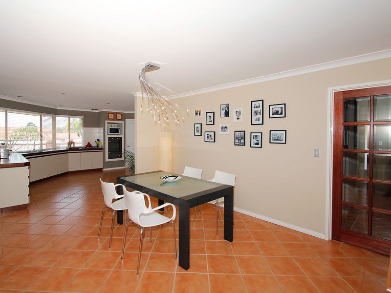 2 Challenger Drive, Thornlie WA 6108