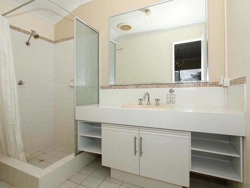 2 Challenger Drive, Thornlie WA 6108