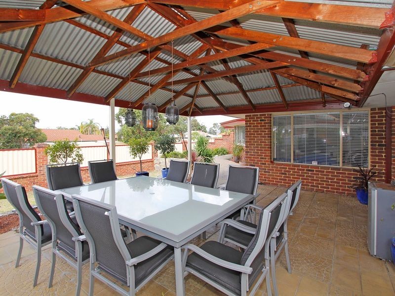 2 Challenger Drive, Thornlie WA 6108