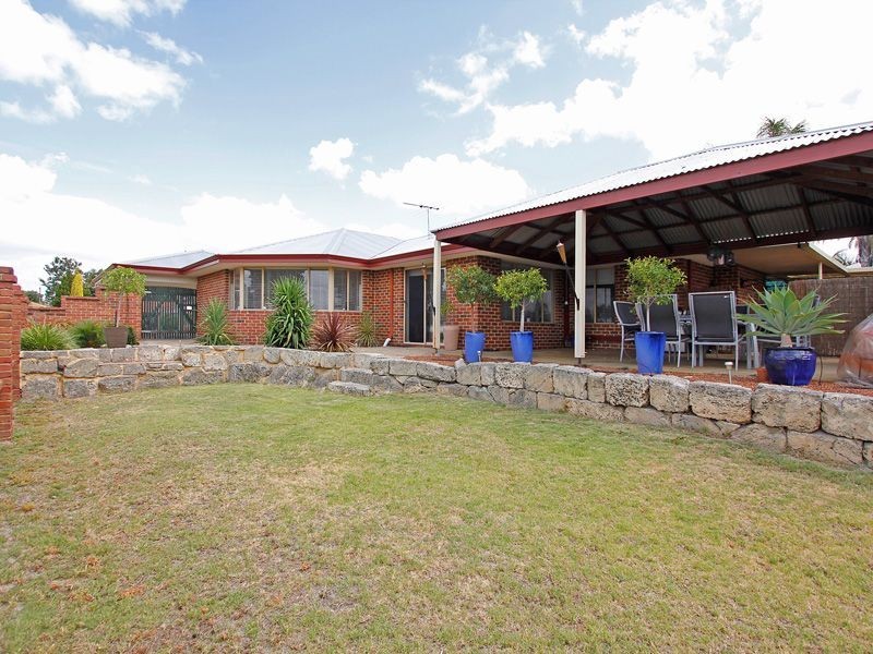 2 Challenger Drive, Thornlie WA 6108