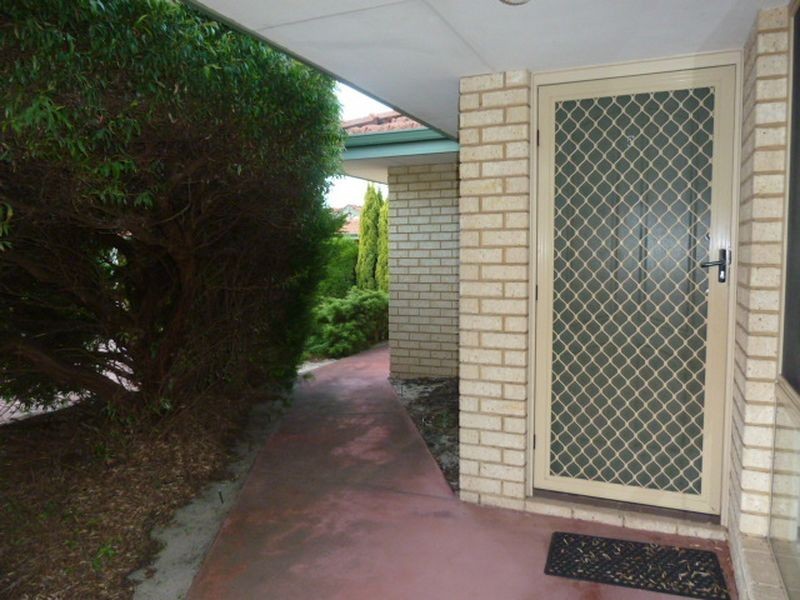 8/39 Spring Road, Thornlie WA 6108