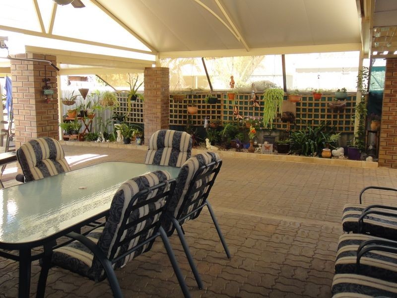 12 Willow Way, Maddington WA 6109