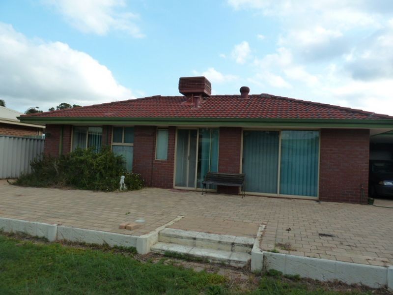 5 Firetail Court, Seville Grove WA 6112
