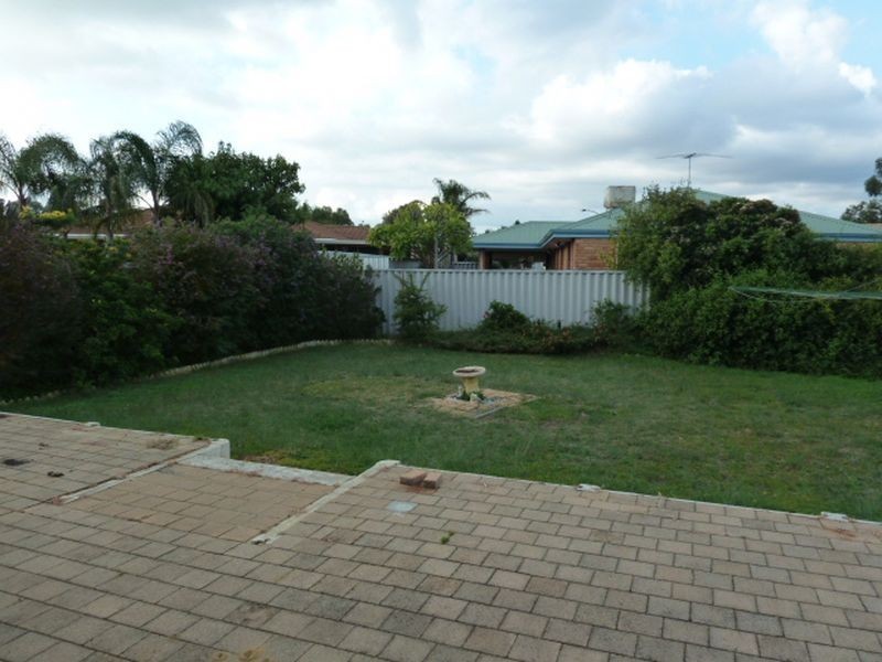 5 Firetail Court, Seville Grove WA 6112