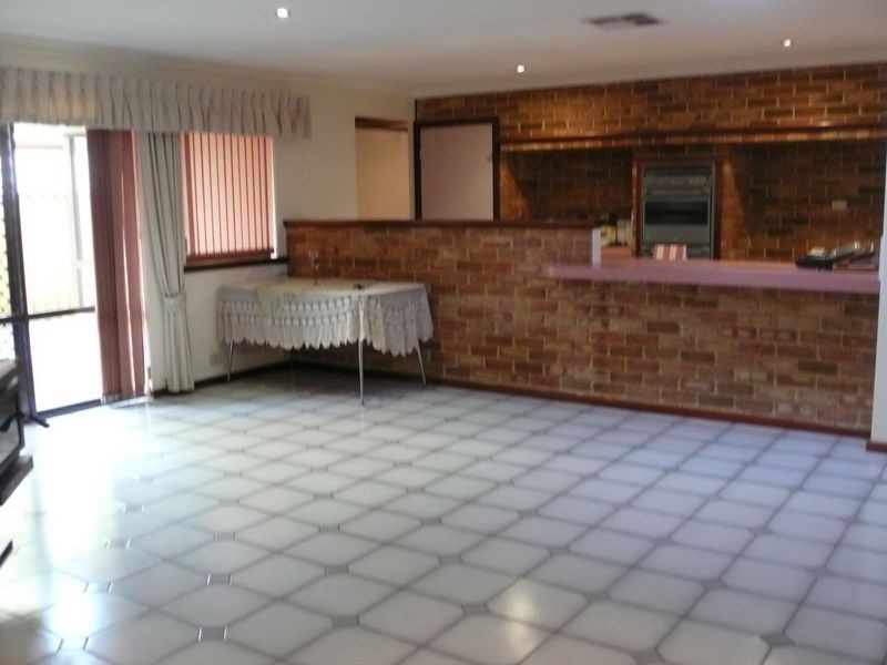 21 Expedition Drive, Thornlie WA 6108