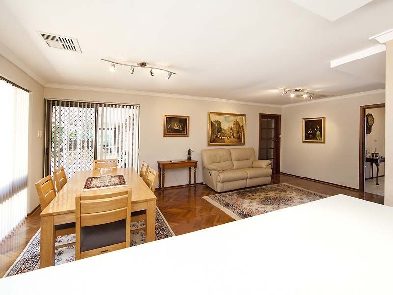 78 Carawatha Avenue, Mount Nasura WA 6112