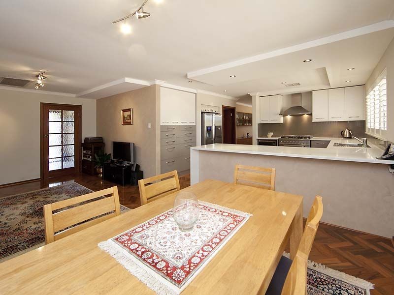 78 Carawatha Avenue, Mount Nasura WA 6112