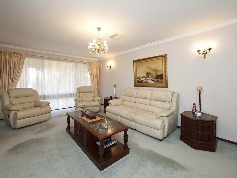 78 Carawatha Avenue, Mount Nasura WA 6112