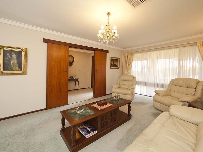 78 Carawatha Avenue, Mount Nasura WA 6112