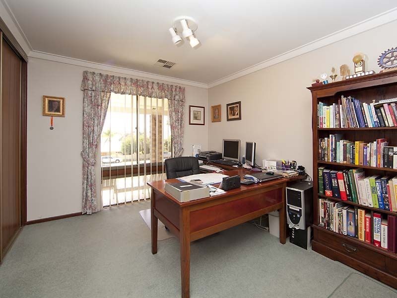 78 Carawatha Avenue, Mount Nasura WA 6112