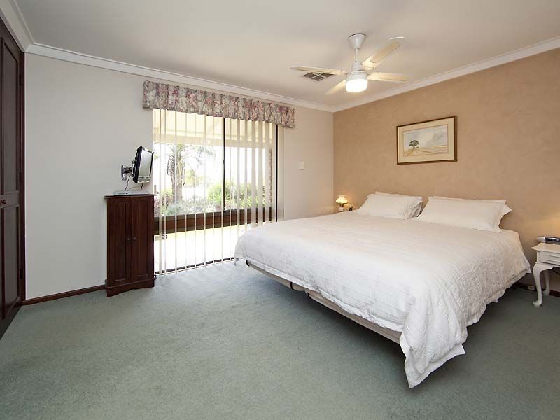 78 Carawatha Avenue, Mount Nasura WA 6112