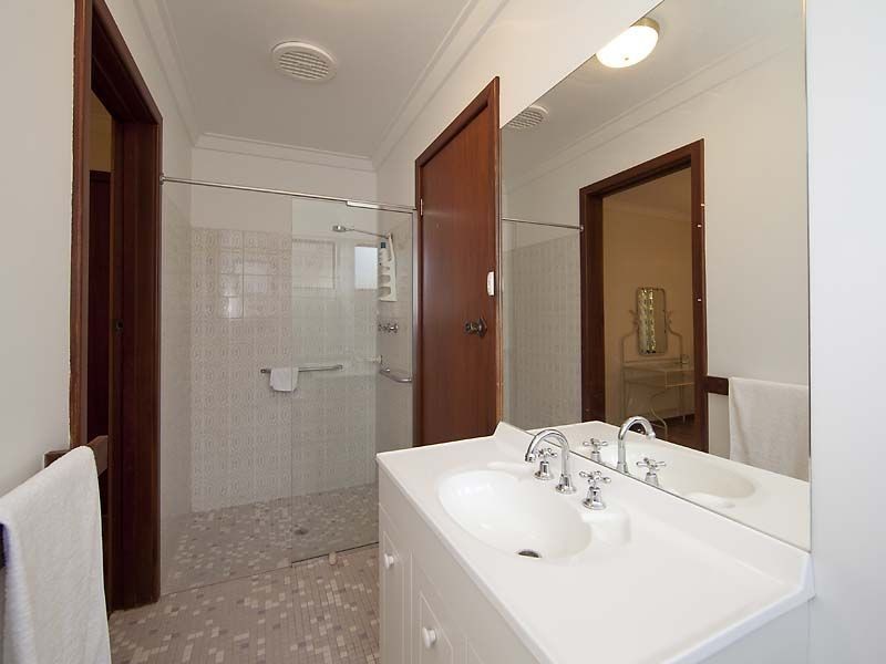 78 Carawatha Avenue, Mount Nasura WA 6112