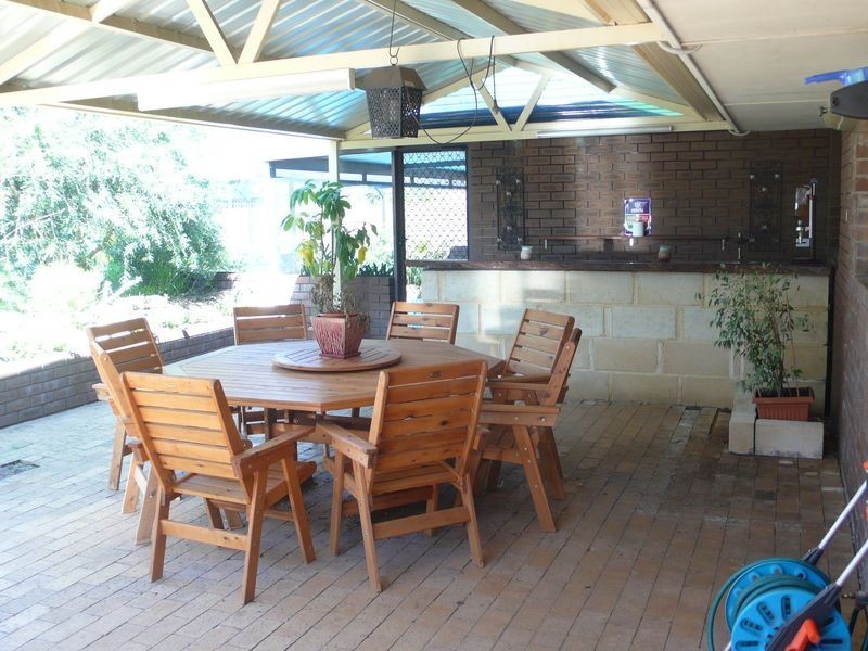 10 Essington Street, Huntingdale WA 6110