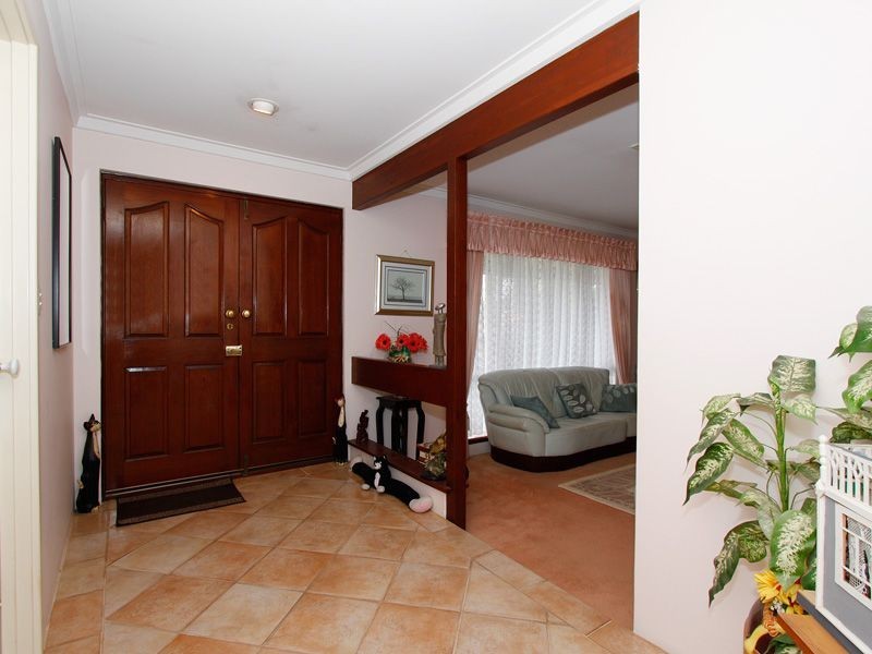 19 Crusader Drive, Thornlie WA 6108