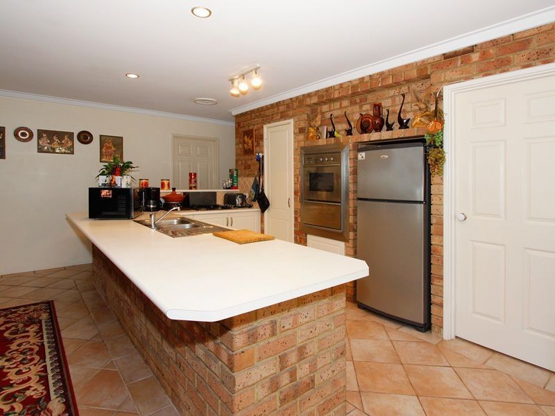 19 Crusader Drive, Thornlie WA 6108