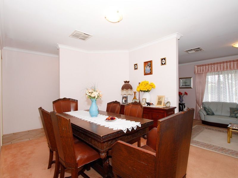 19 Crusader Drive, Thornlie WA 6108