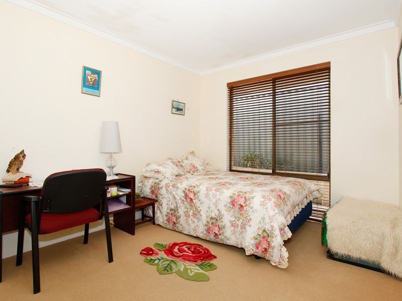 19 Crusader Drive, Thornlie WA 6108