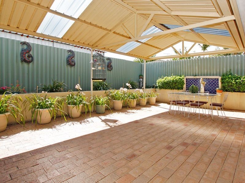 19 Crusader Drive, Thornlie WA 6108