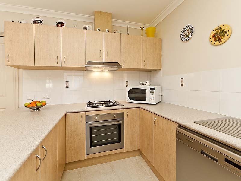 2/1 Cranwell Street, Thornlie WA 6108