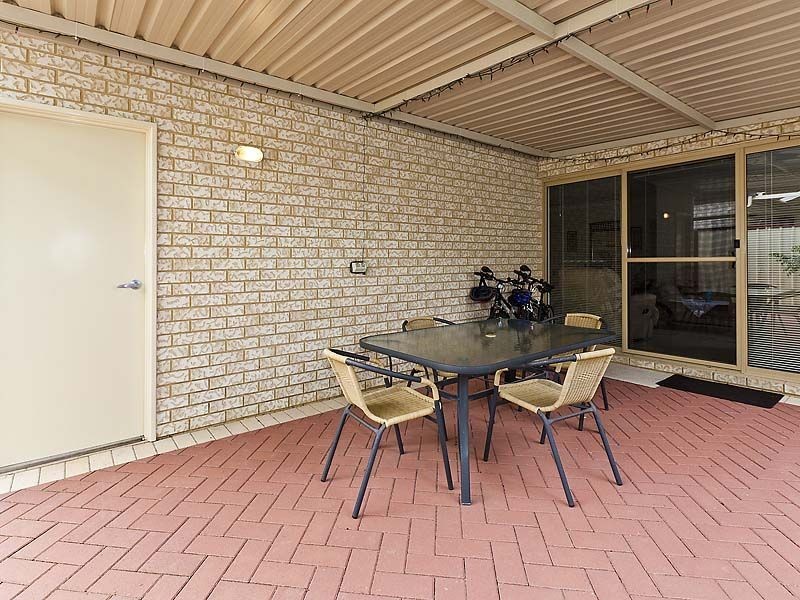 2/1 Cranwell Street, Thornlie WA 6108