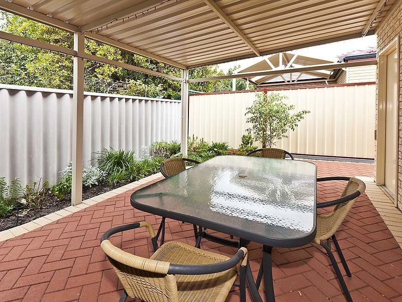 2/1 Cranwell Street, Thornlie WA 6108