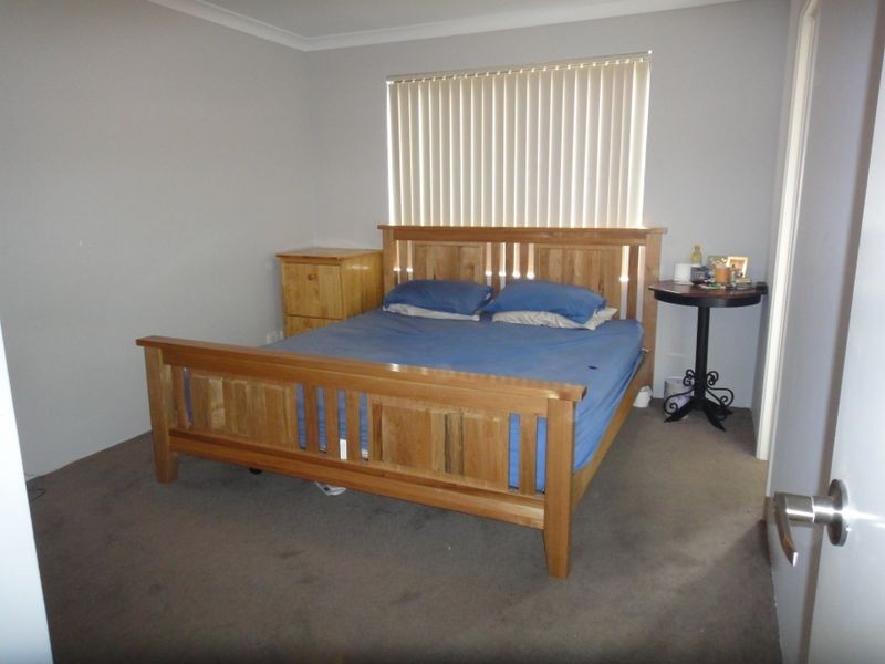 2/166 Wharf Street, Cannington WA 6107