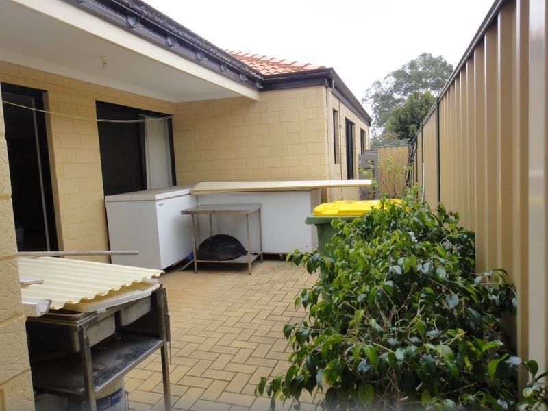 2/166 Wharf Street, Cannington WA 6107