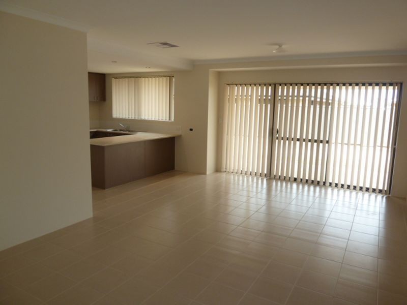 48 Pleasant Avenue, Piara Waters WA 6112