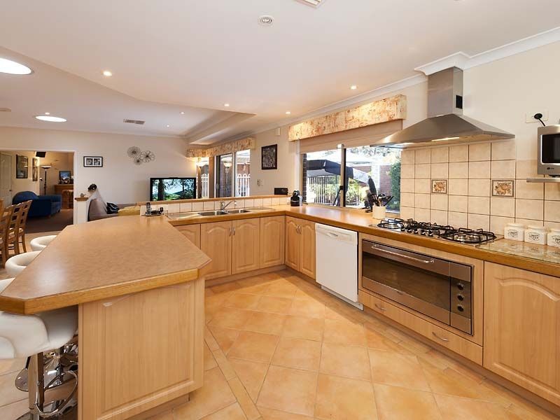 36 Rufford Lane, Canning Vale WA 6155