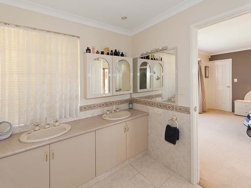 36 Rufford Lane, Canning Vale WA 6155