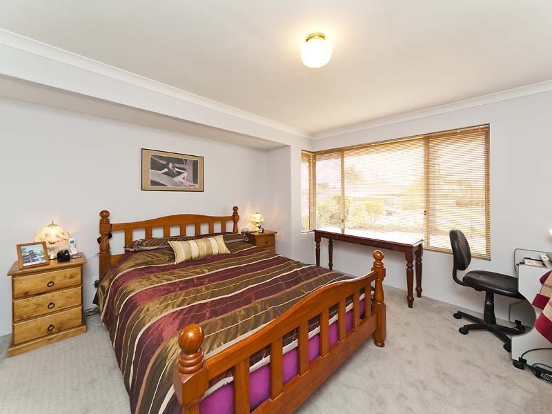 42 Tea Tree Way, Thornlie WA 6108