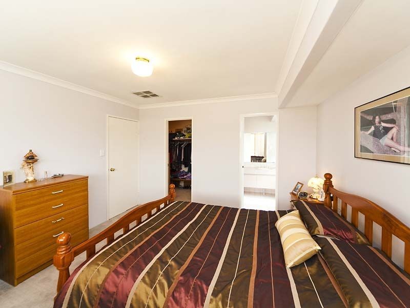 42 Tea Tree Way, Thornlie WA 6108