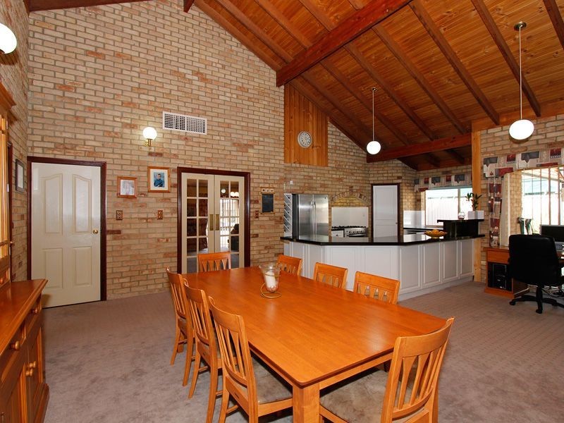 40 Timbercrest Road, Thornlie WA 6108