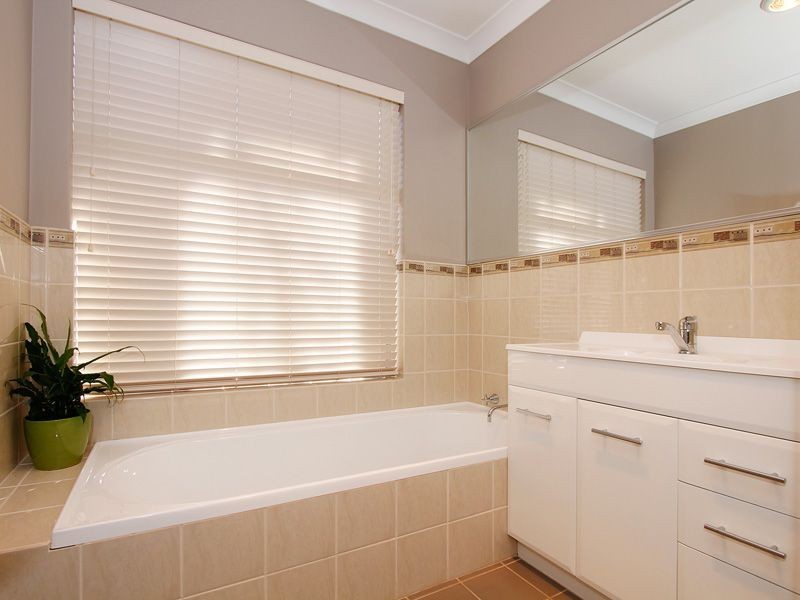 40 Timbercrest Road, Thornlie WA 6108