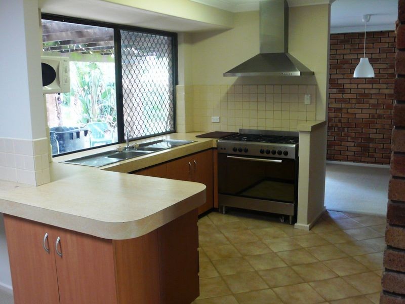 4 Hosken Road, Gosnells WA 6110